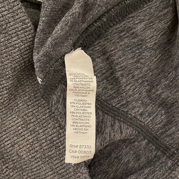 Alo Yoga Women’s Leggings - Picture 4 of 4